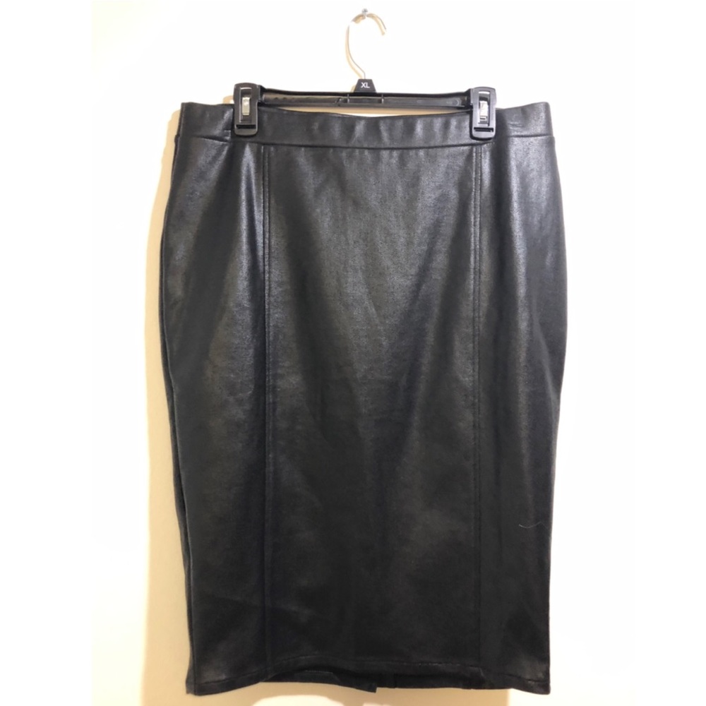 Lane Bryant pull on faux leather skirt 14